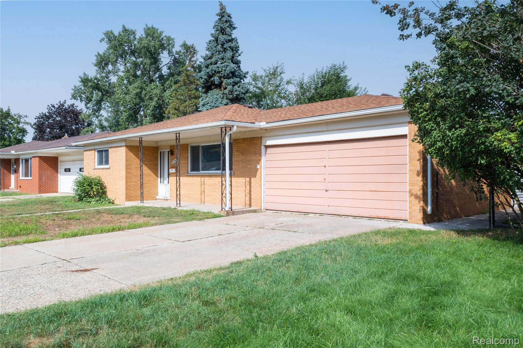 28542 Grobbel Avenue Property Photo 3