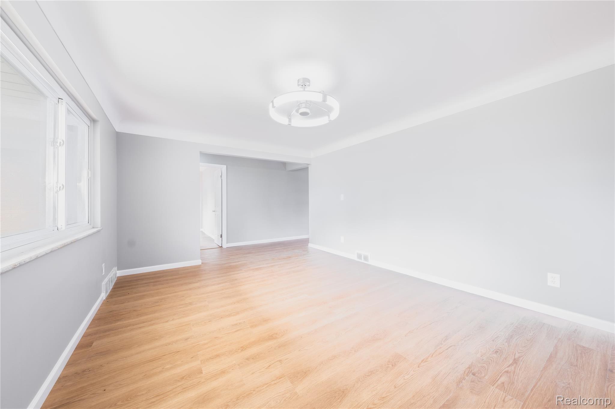 28542 Grobbel Avenue Property Photo 8