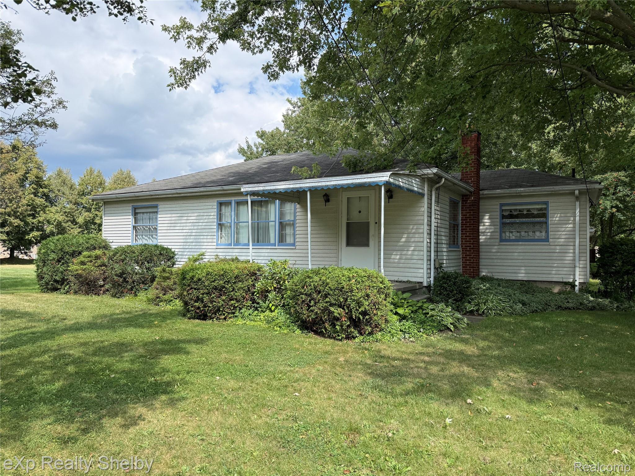 47164 North Avenue Property Photo 1
