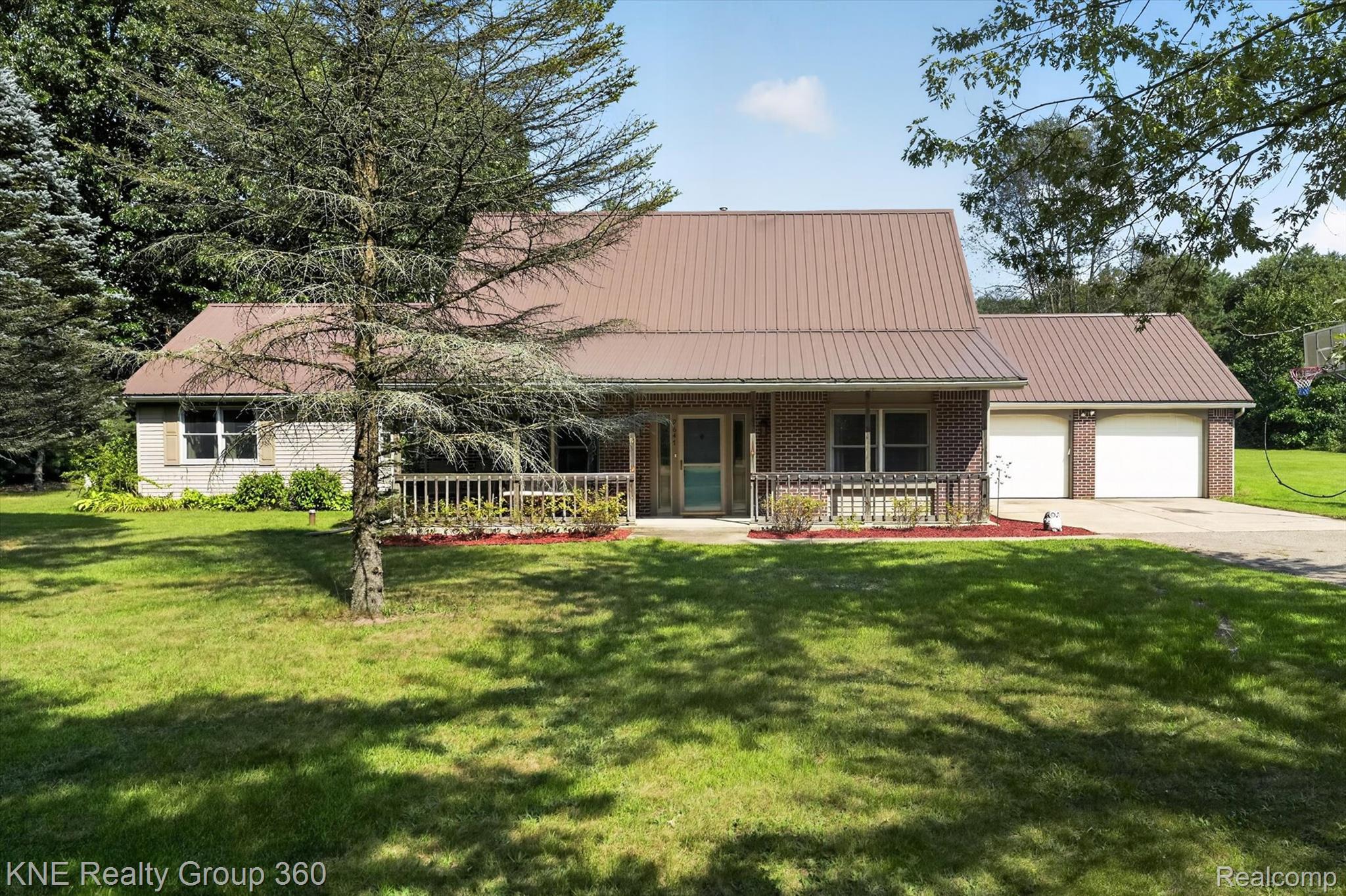 9647 Bellevue Road Property Photo 1