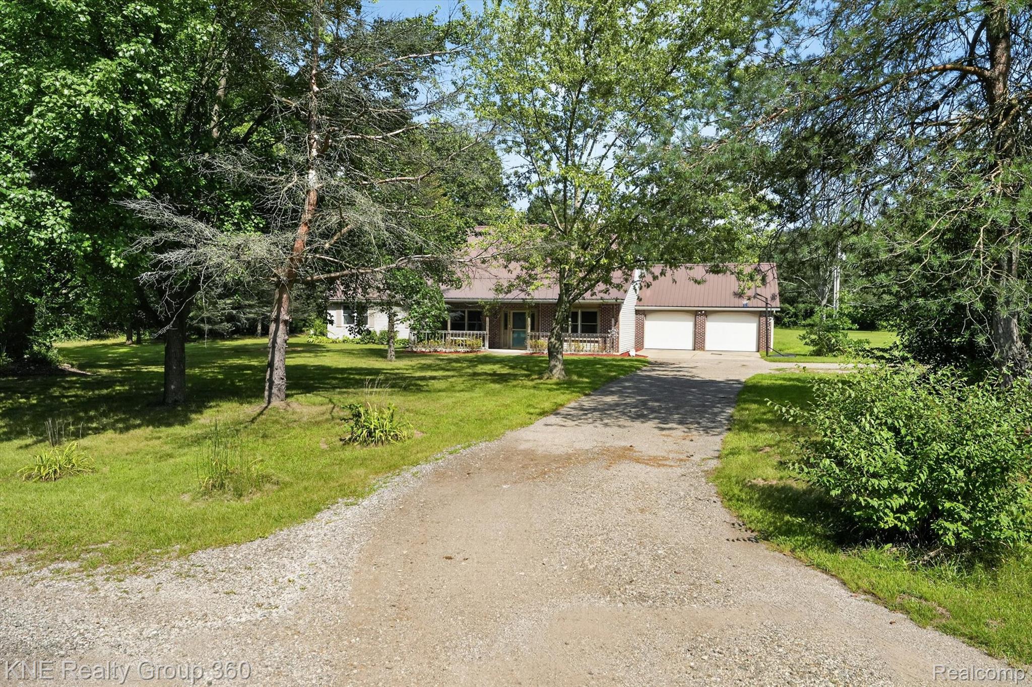 9647 Bellevue Road Property Photo 2