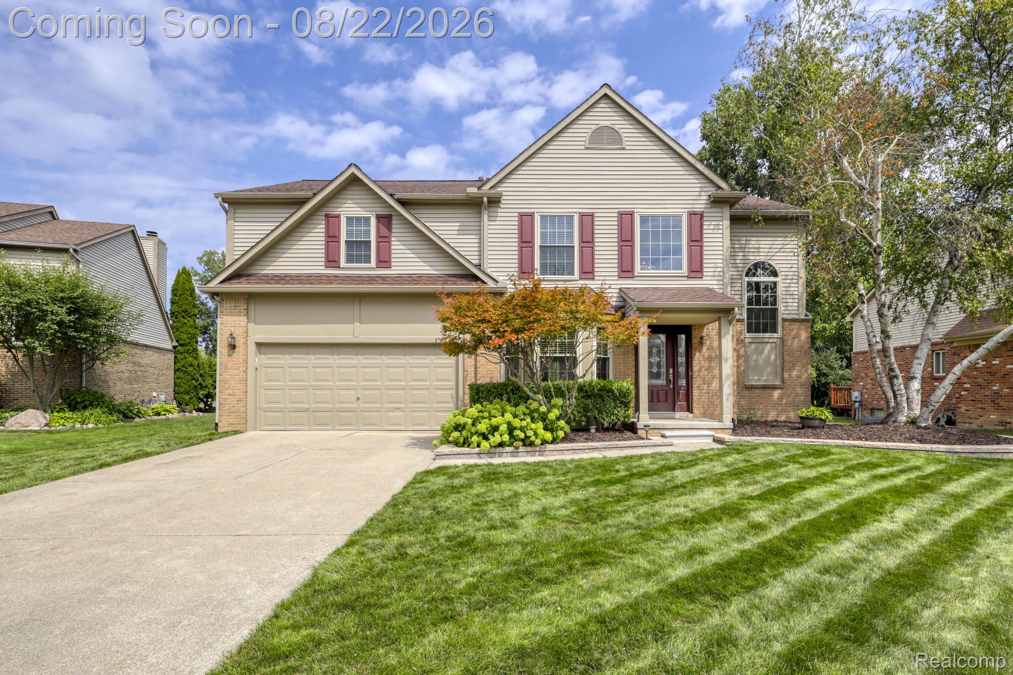 384 Stonehenge Drive Property Photo 1