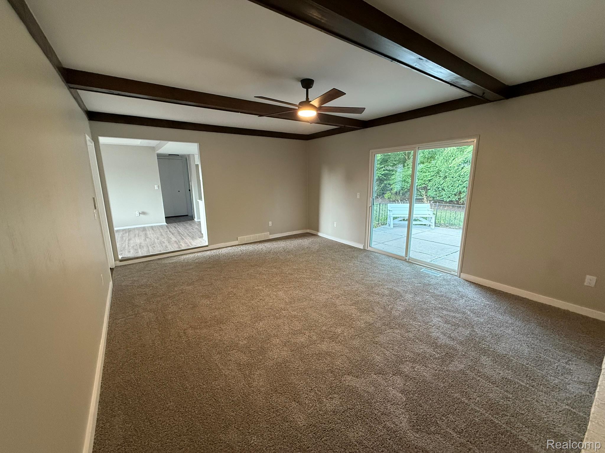39232 Donahue Drive Property Photo 11