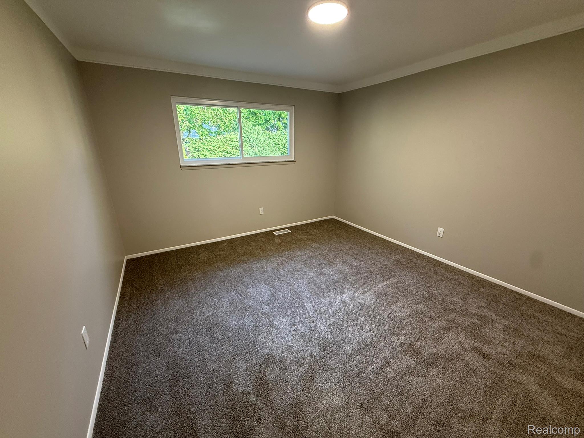 39232 Donahue Drive Property Photo 24