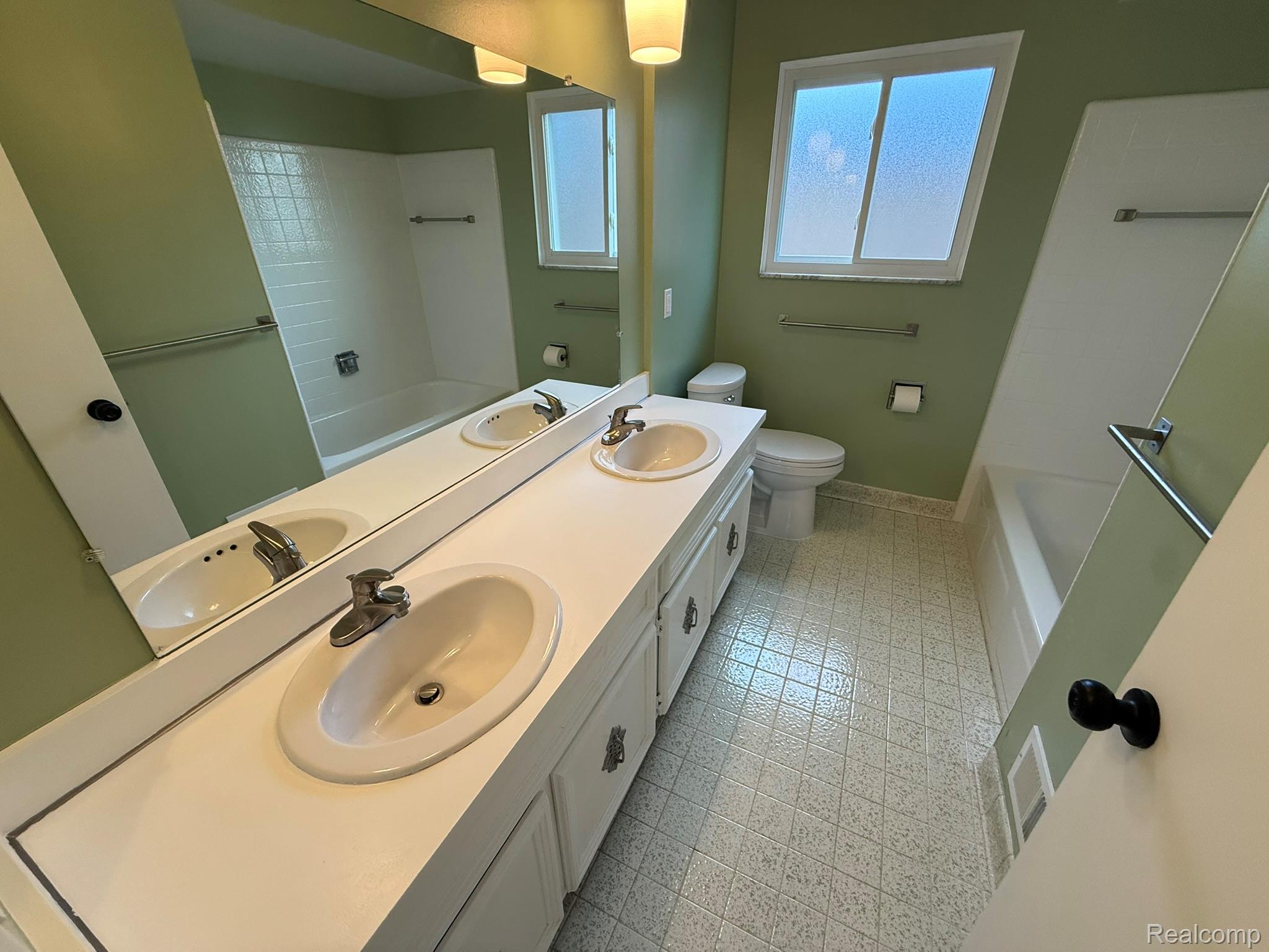 39232 Donahue Drive Property Photo 26