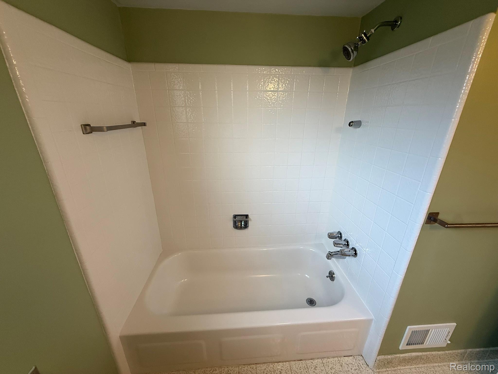 39232 Donahue Drive Property Photo 27