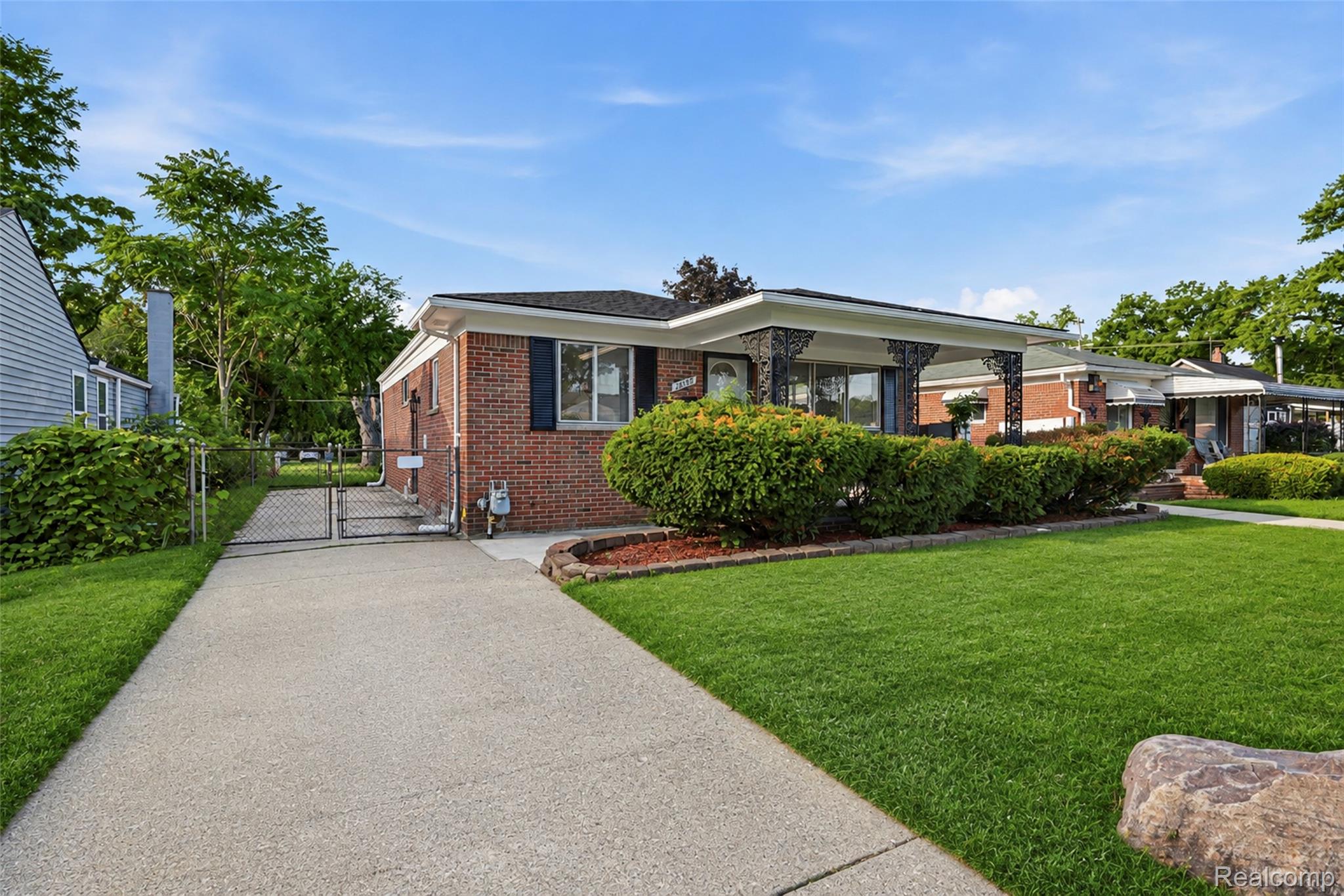 26703 Norfolk Street Property Photo 1