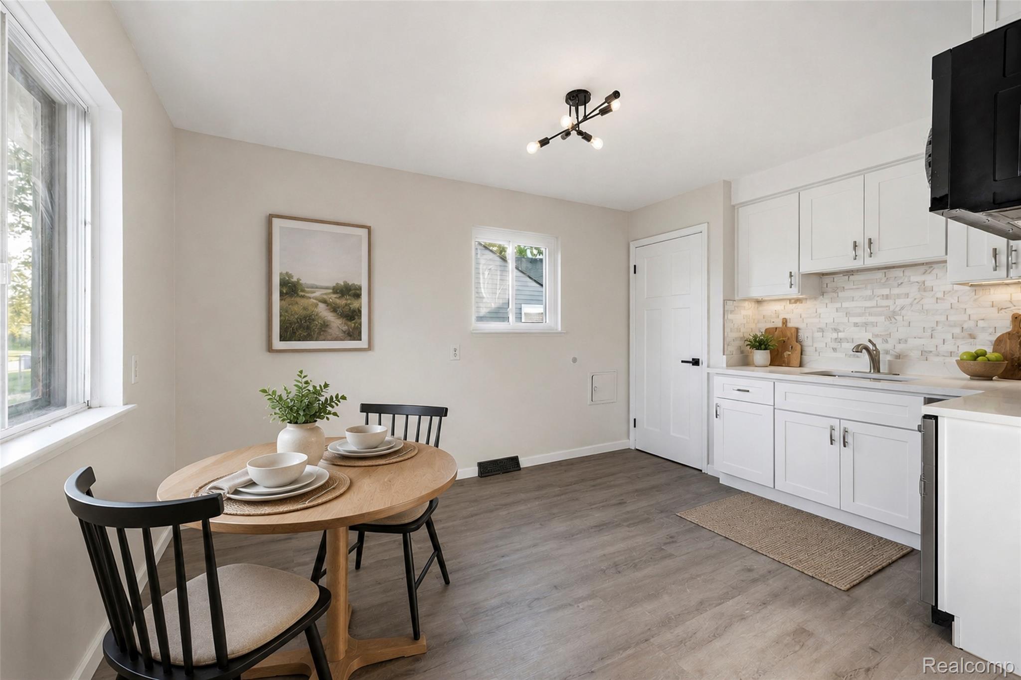 26703 Norfolk Street Property Photo 8