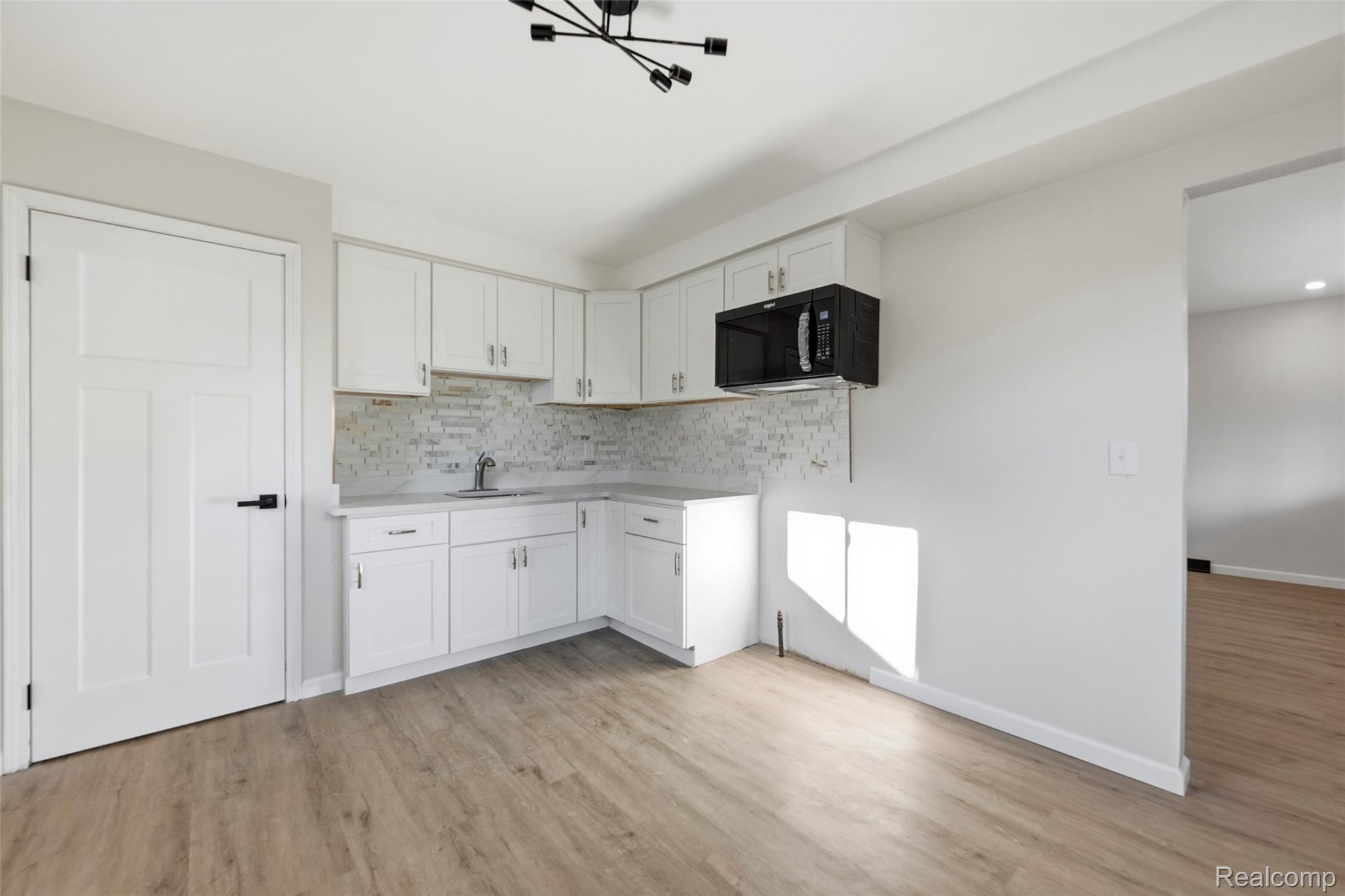 26703 Norfolk Street Property Photo 10