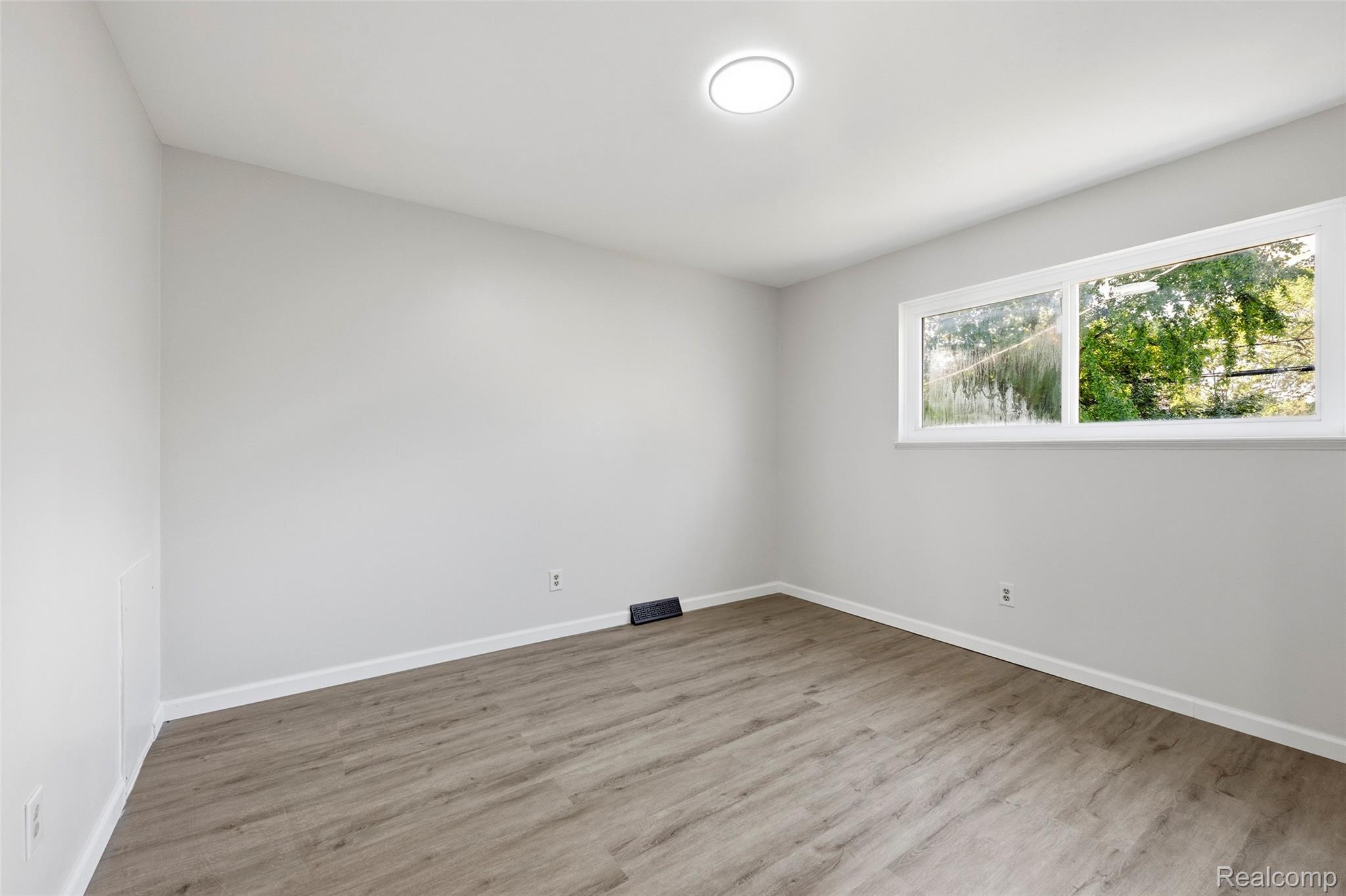 26703 Norfolk Street Property Photo 13