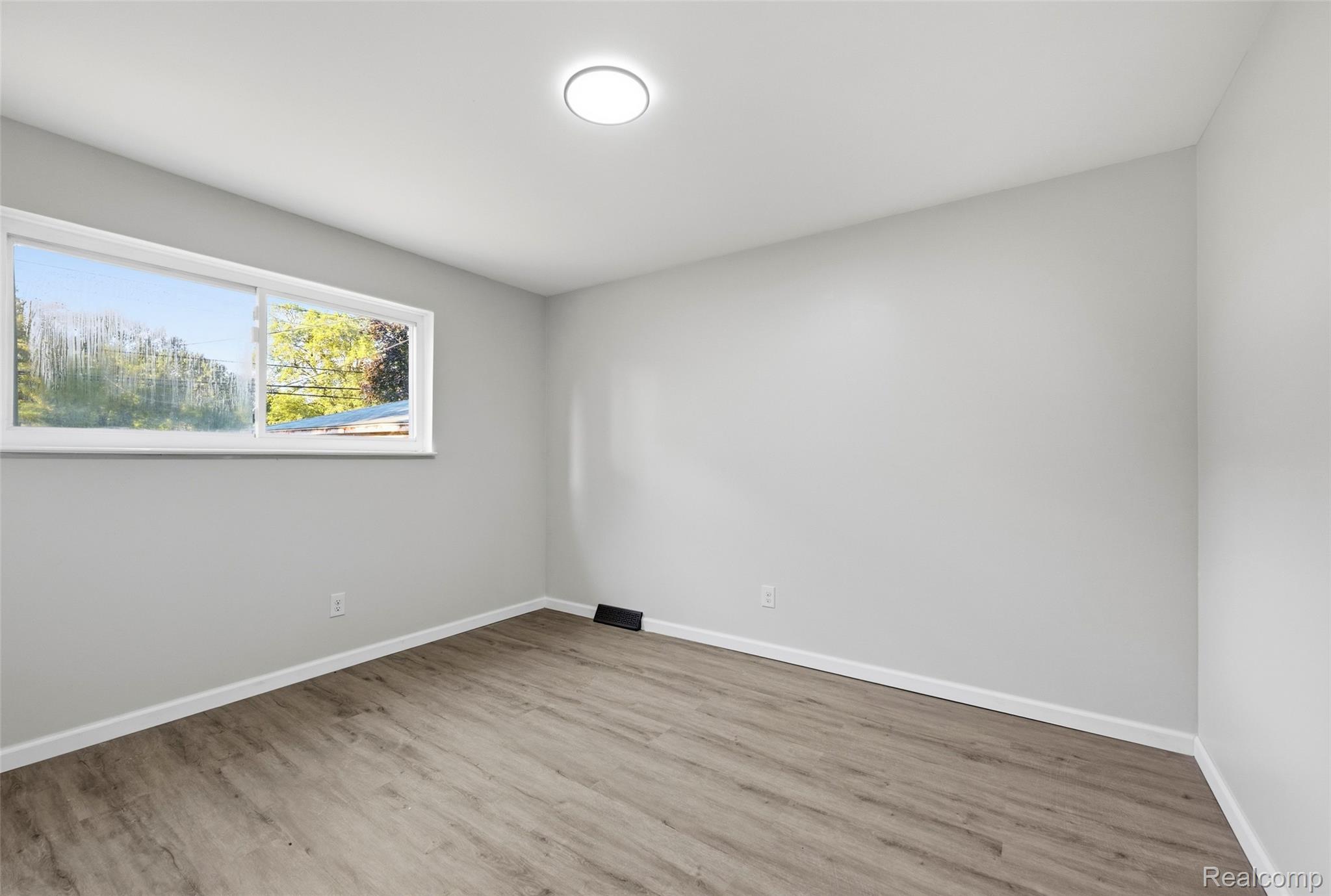 26703 Norfolk Street Property Photo 18