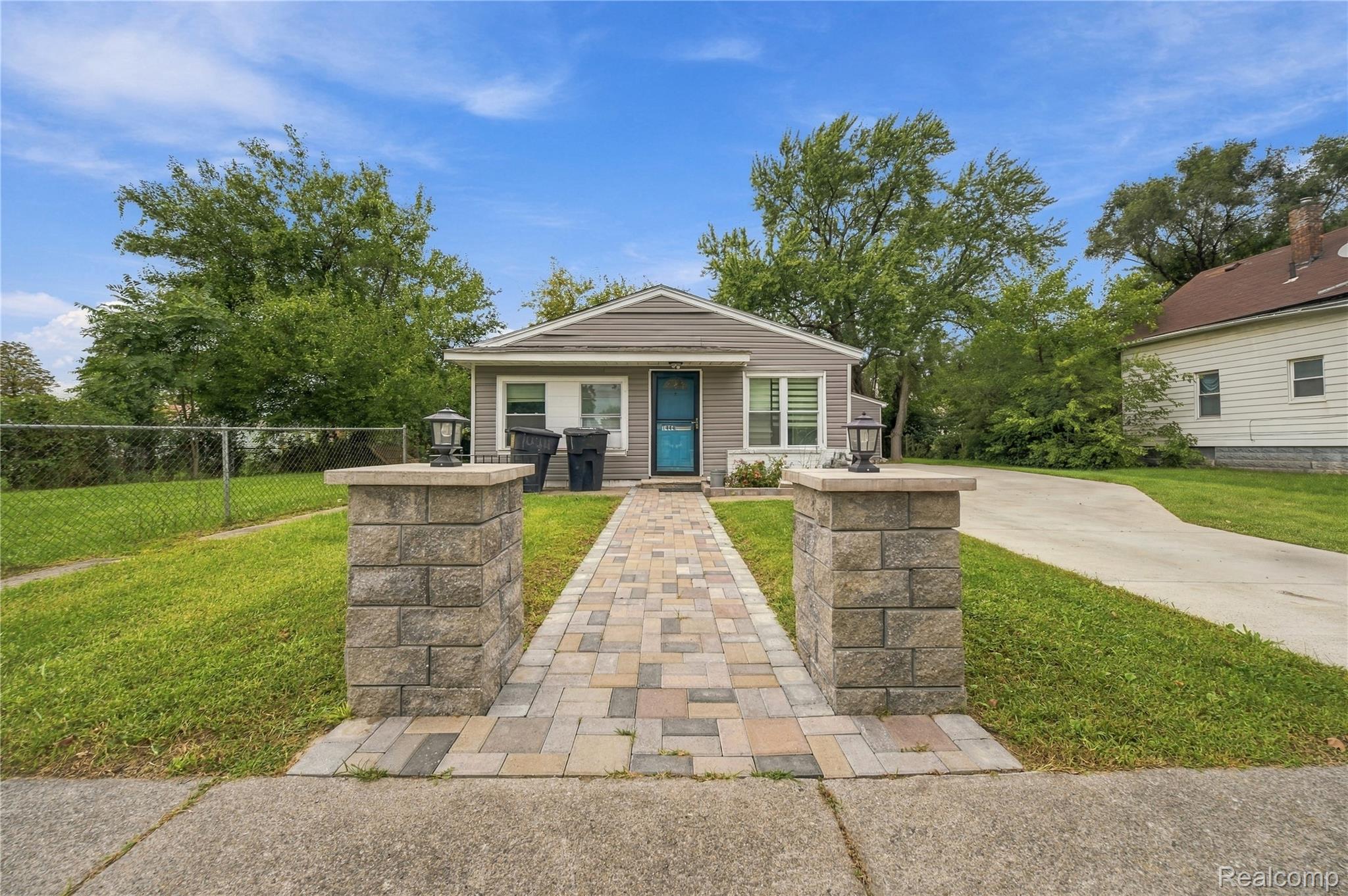 1444 S Liddesdale Street Property Photo 1