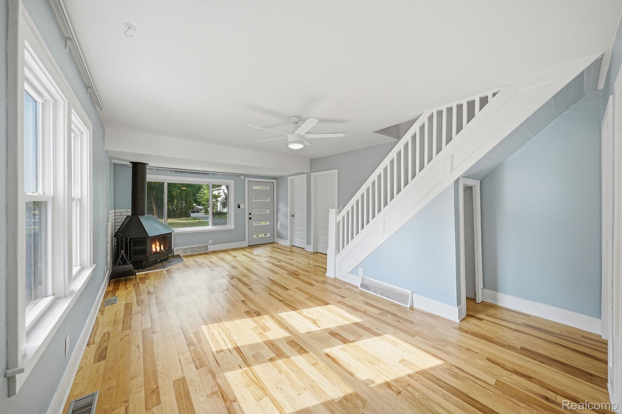 34004 Kirby Street Property Photo 5