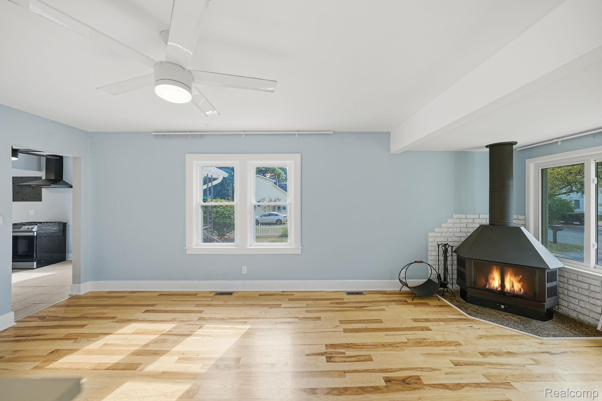 34004 Kirby Street Property Photo 7