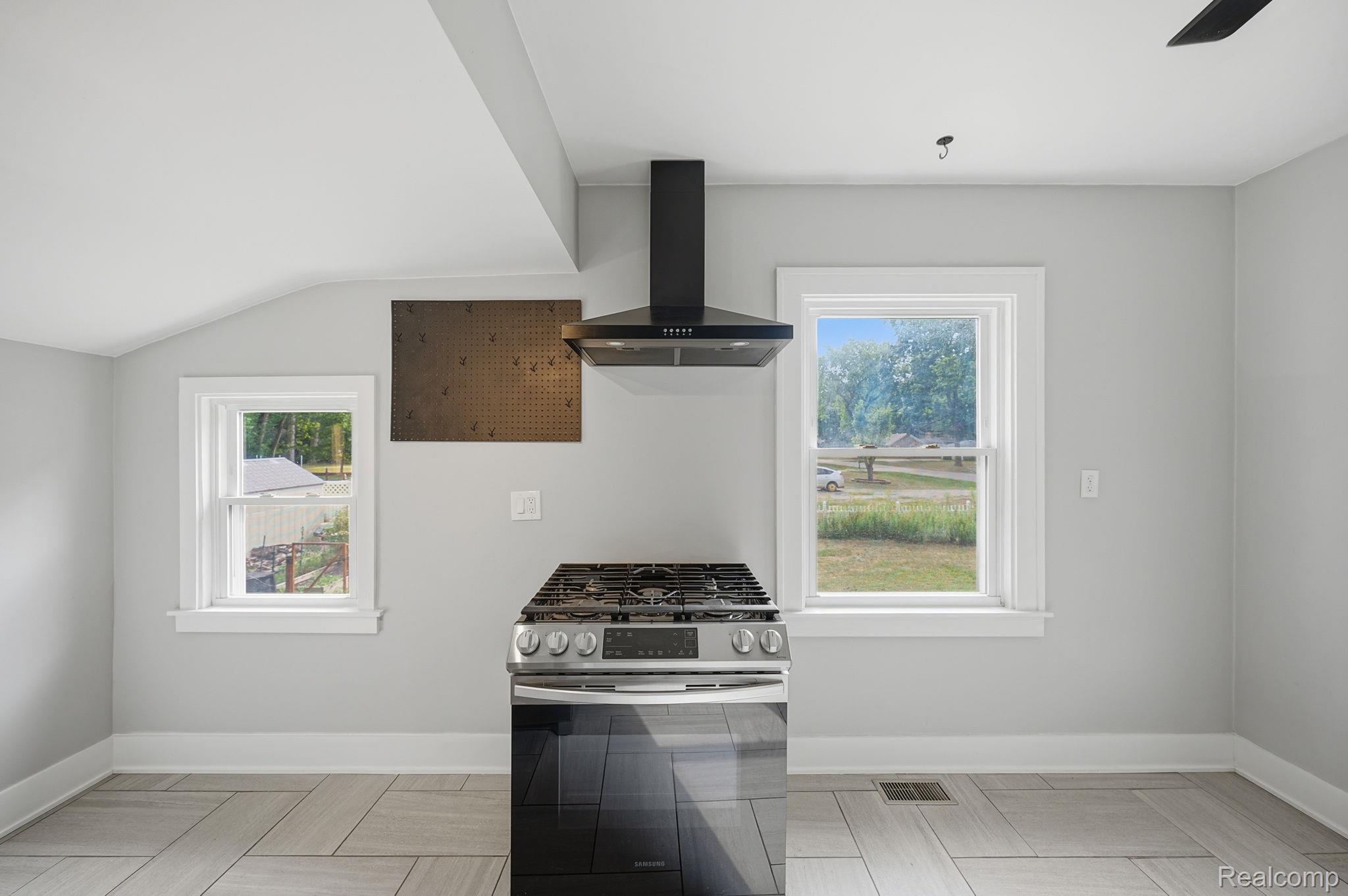 34004 Kirby Street Property Photo 14