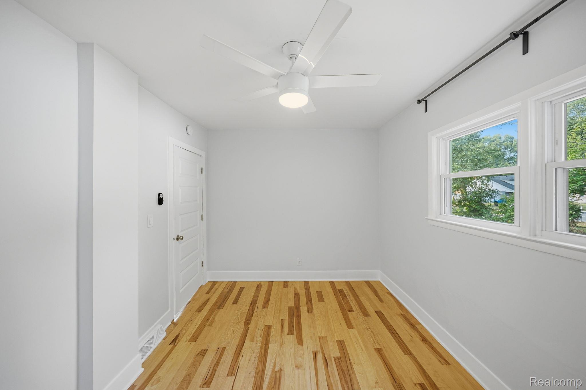 34004 Kirby Street Property Photo 15