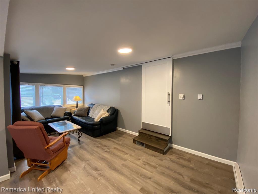 679 Menominee Drive Property Photo 4