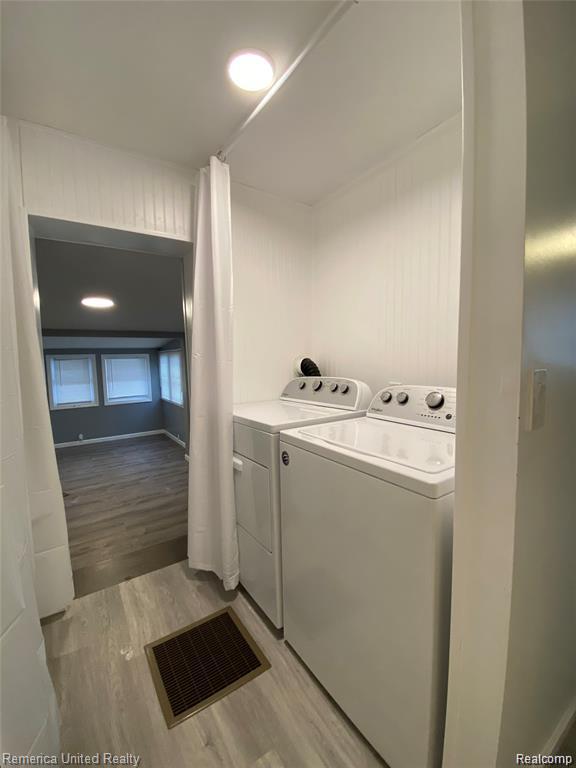 679 Menominee Drive Property Photo 6