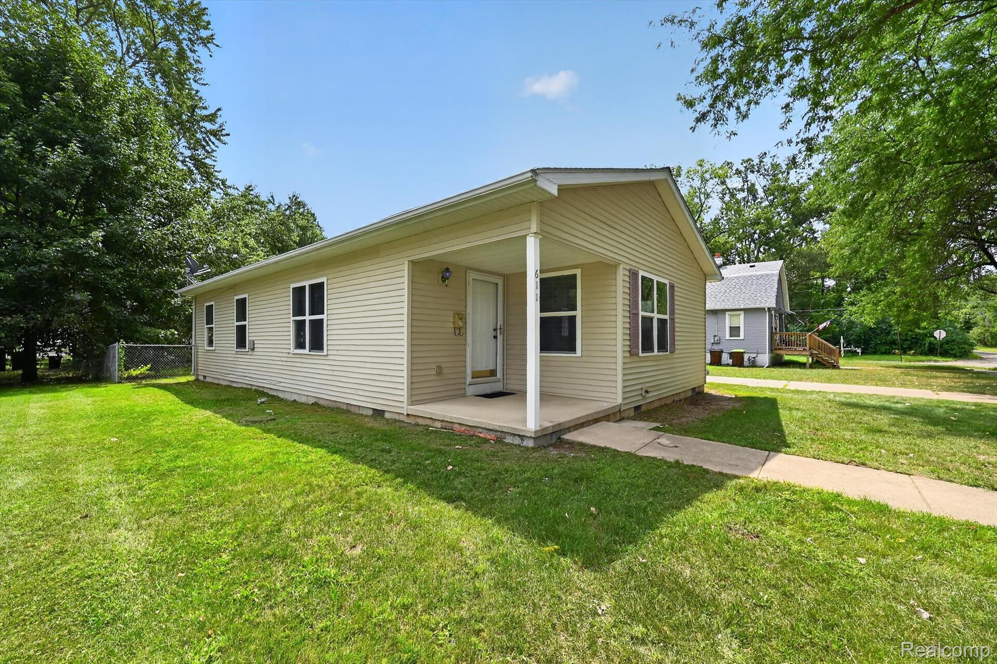 611 Conant Avenue Property Photo 1