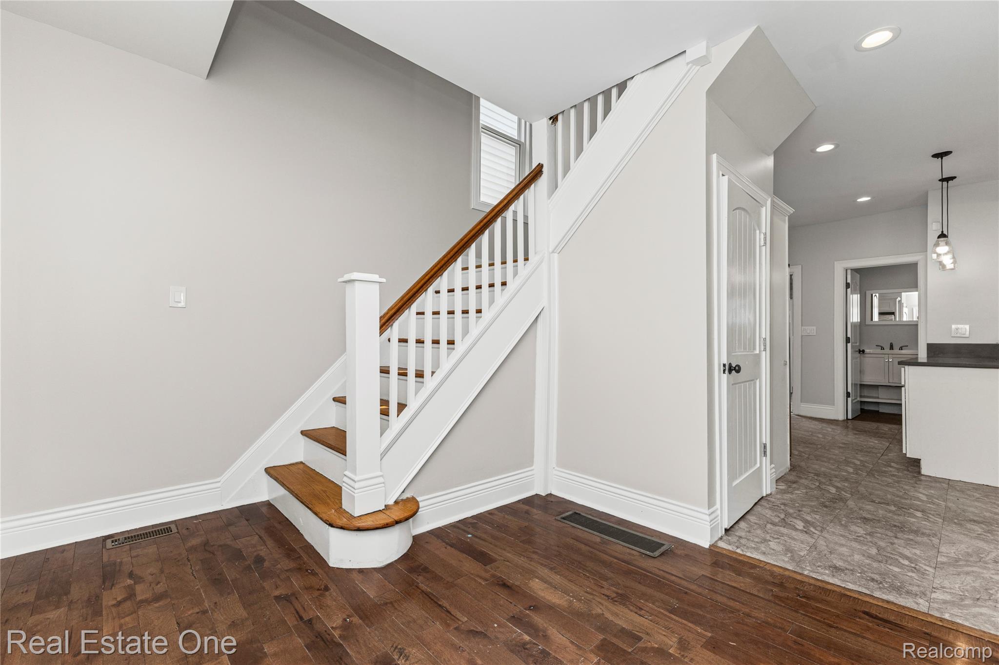 2493 Fischer Property Photo 8