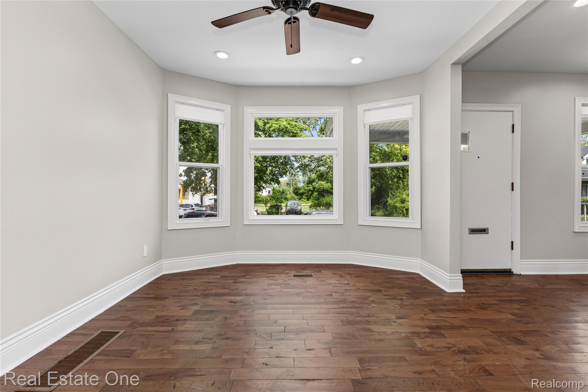 2493 Fischer Property Photo 11