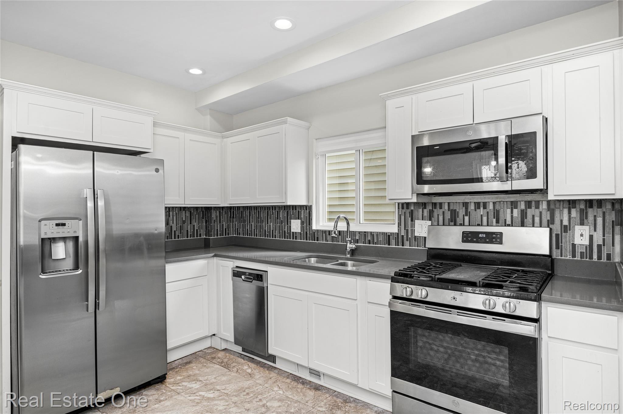 2493 Fischer Property Photo 16