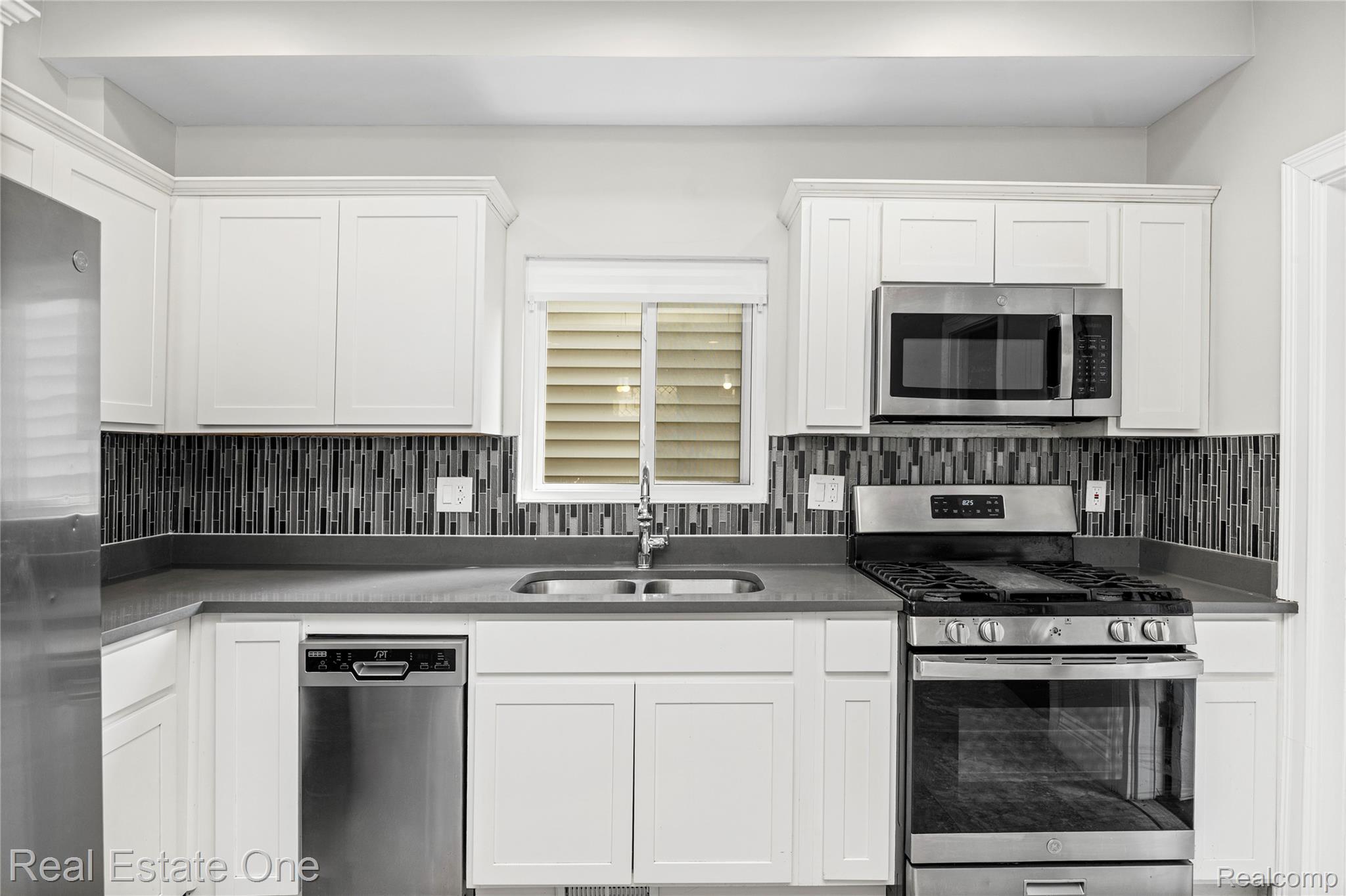 2493 Fischer Property Photo 17