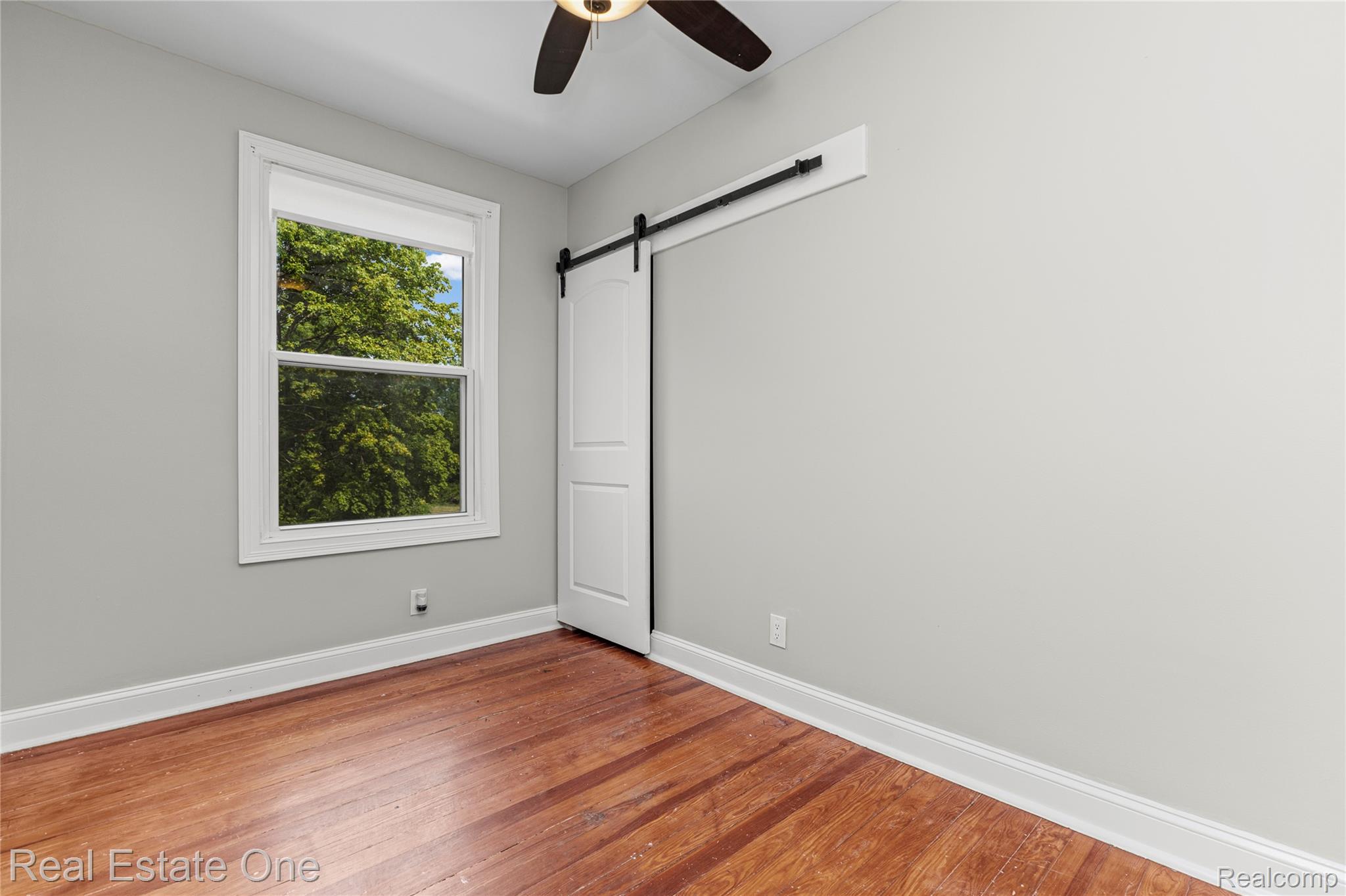 2493 Fischer Property Photo 24
