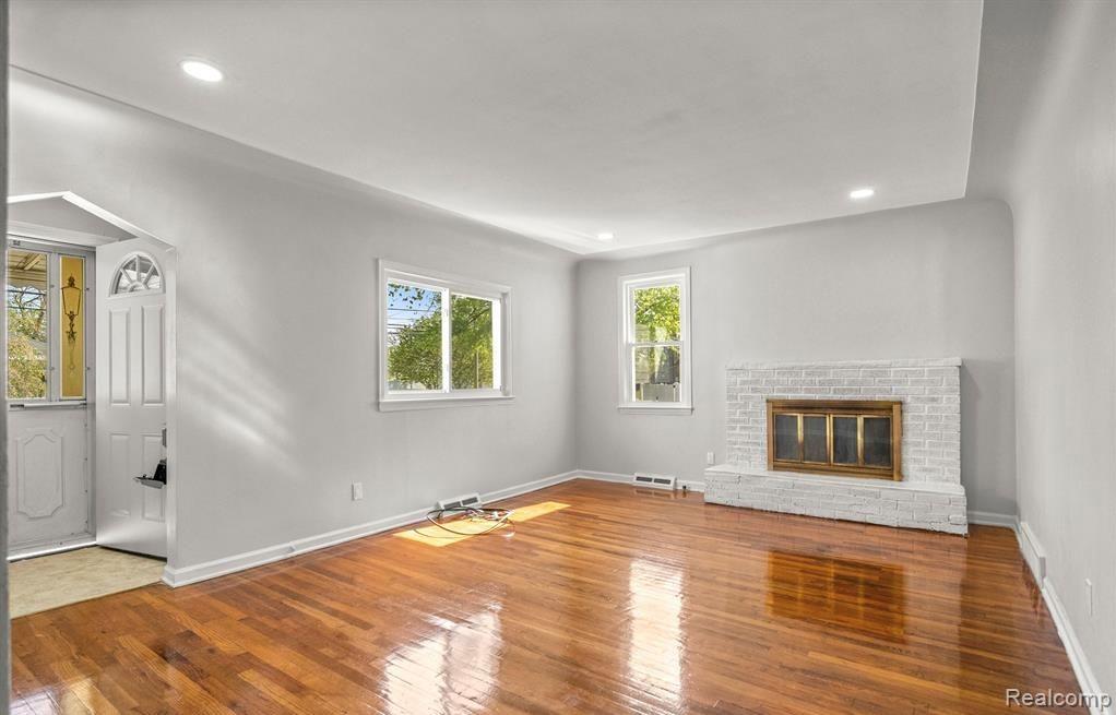 6644 N Vernon Street Property Photo 10