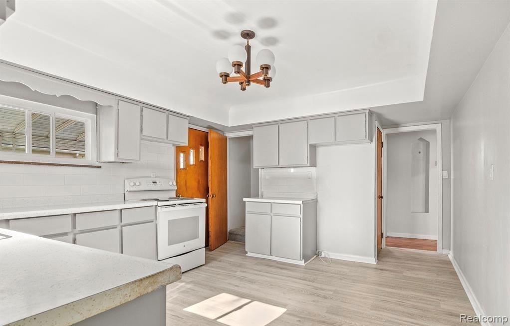 6644 N Vernon Street Property Photo 11