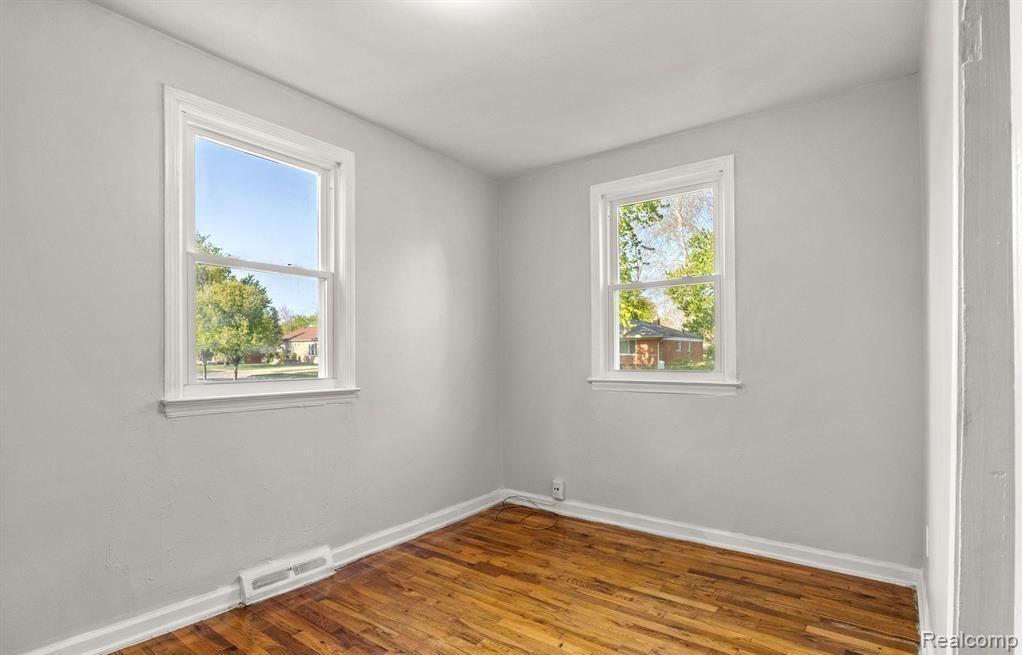 6644 N Vernon Street Property Photo 13