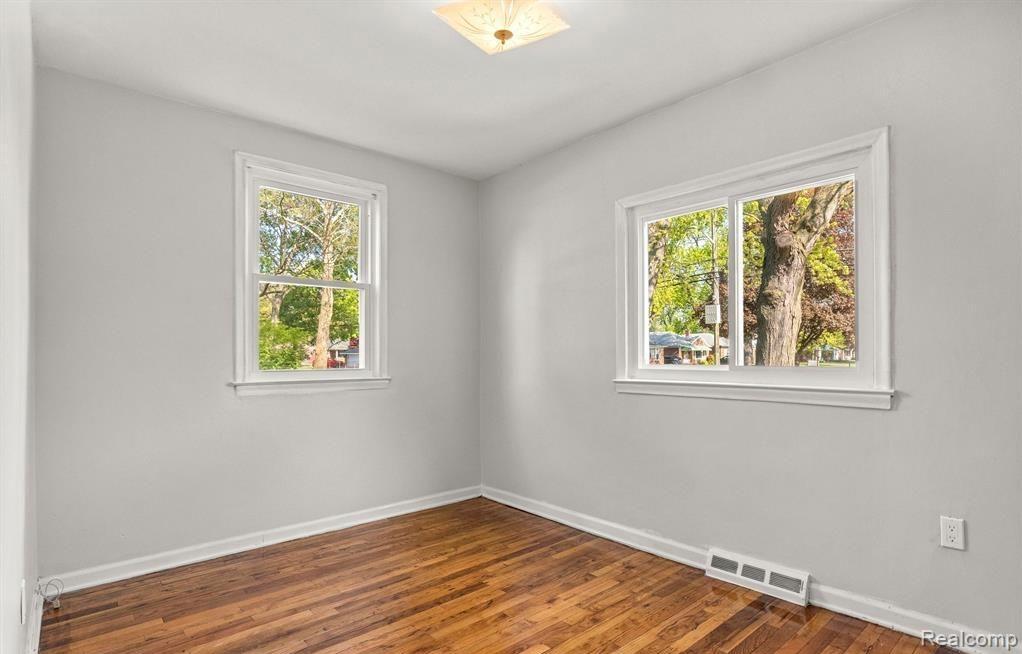6644 N Vernon Street Property Photo 14