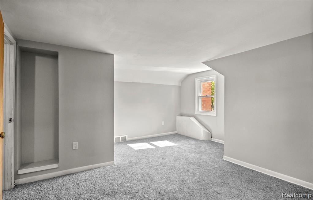 6644 N Vernon Street Property Photo 20