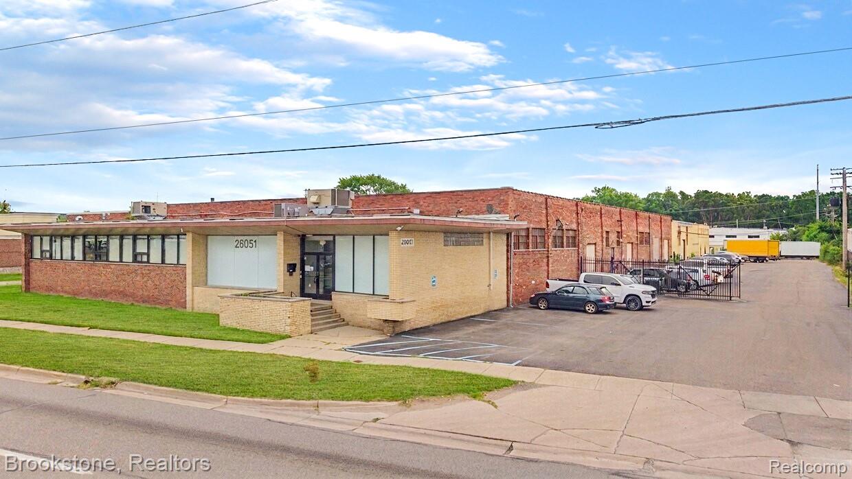 26051 Michigan Avenue Property Photo 2