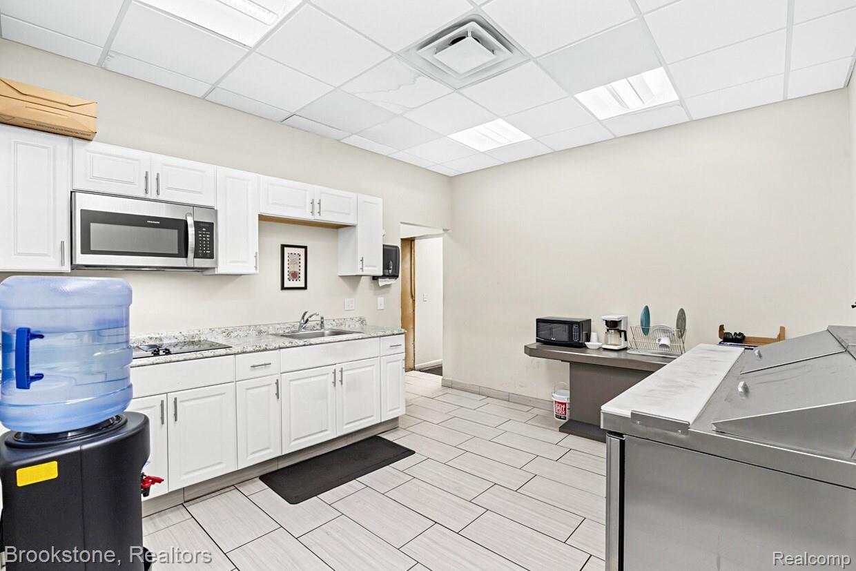 26051 Michigan Avenue Property Photo 11