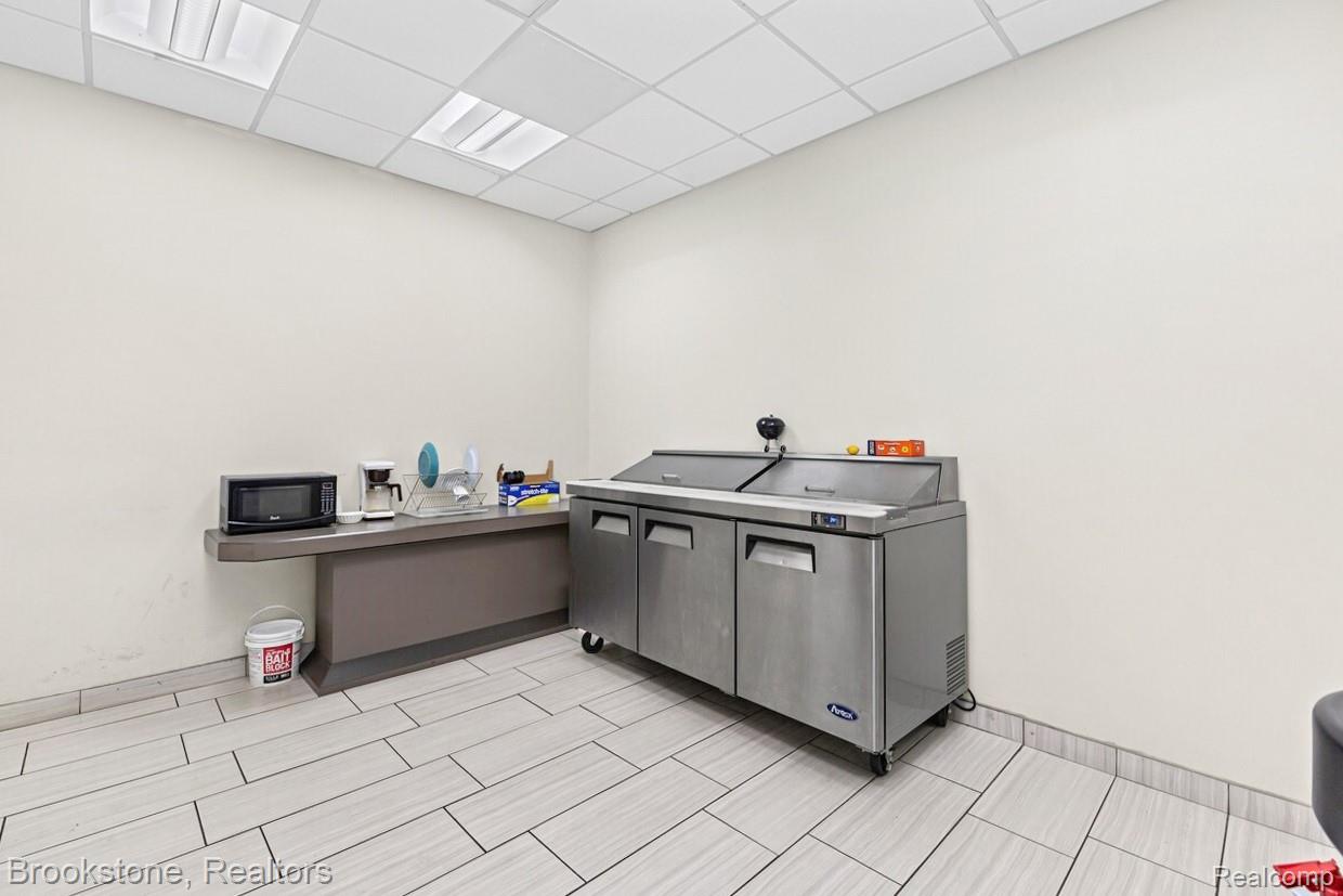 26051 Michigan Avenue Property Photo 14