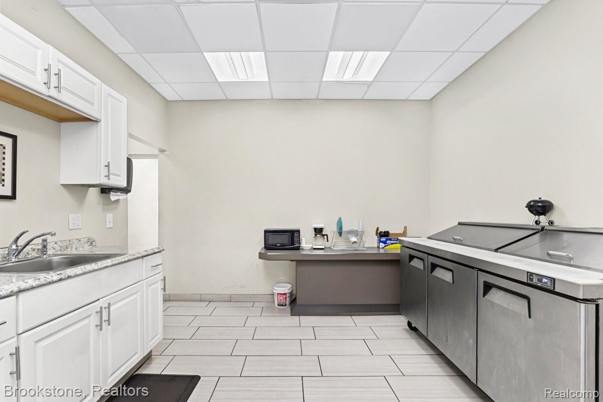26051 Michigan Avenue Property Photo 17