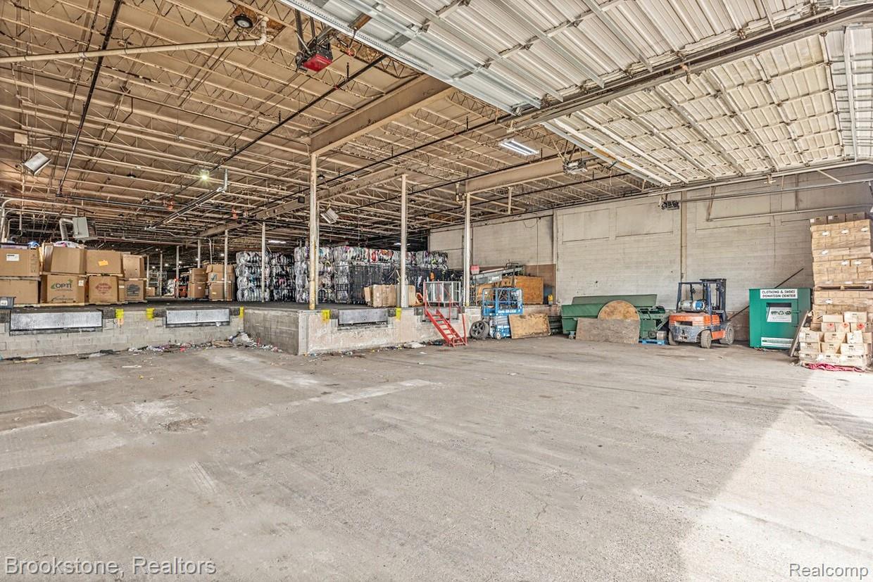 26051 Michigan Avenue Property Photo 24