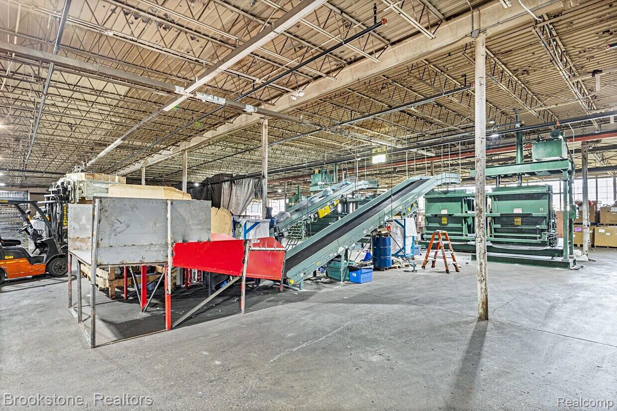26051 Michigan Avenue Property Photo 30