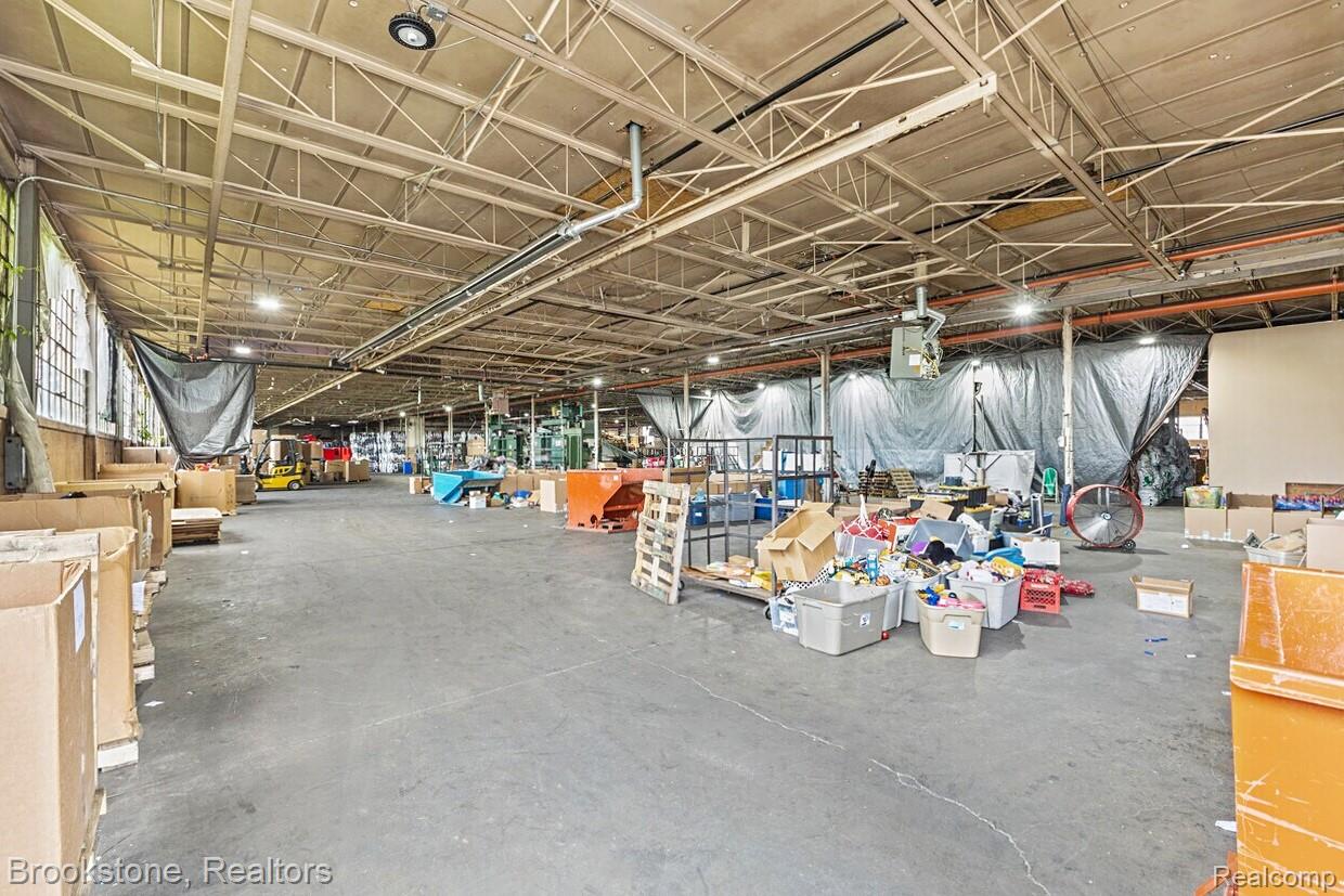 26051 Michigan Avenue Property Photo 31