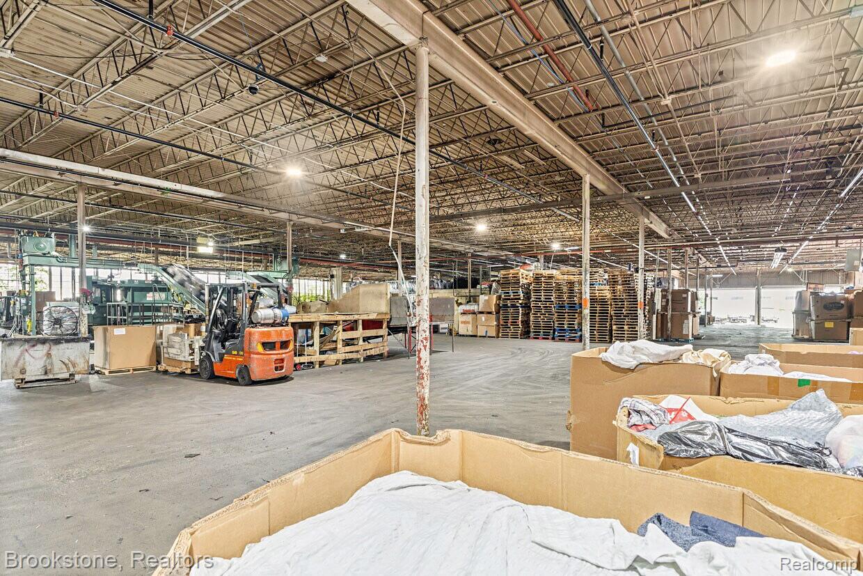 26051 Michigan Avenue Property Photo 33
