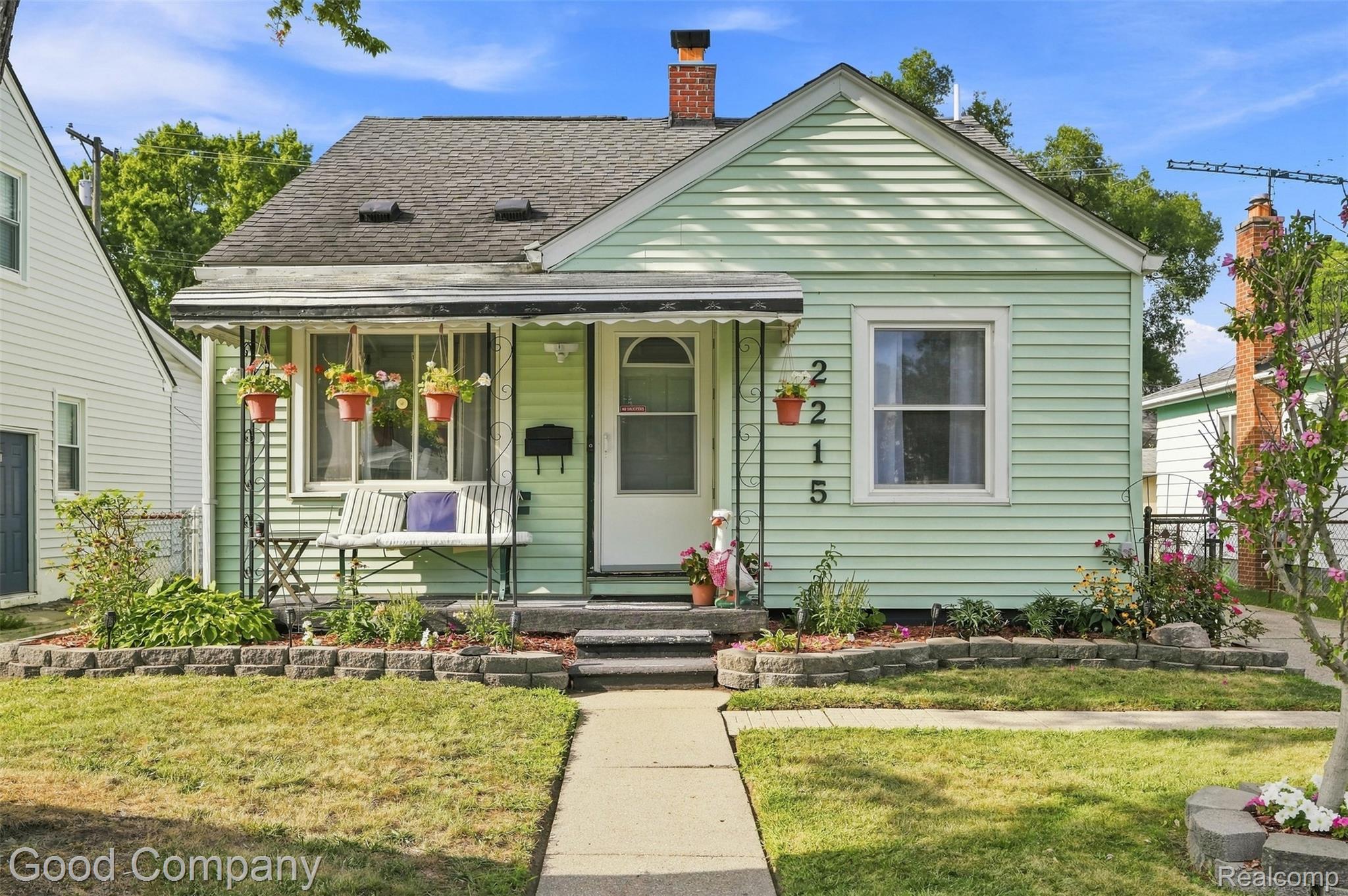 2215 Manatee Street Property Photo 1