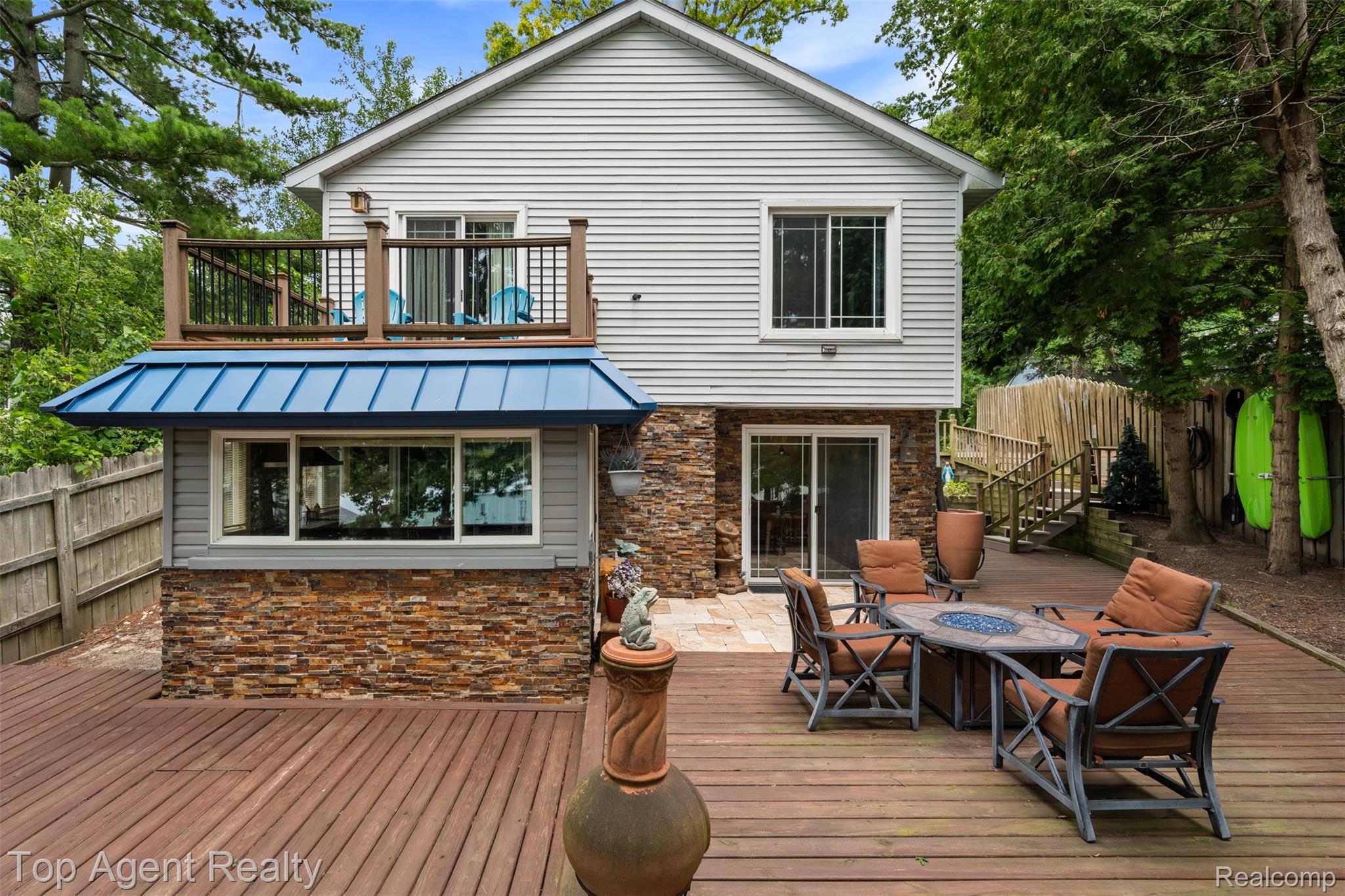 312 Beach Drive Property Photo 1