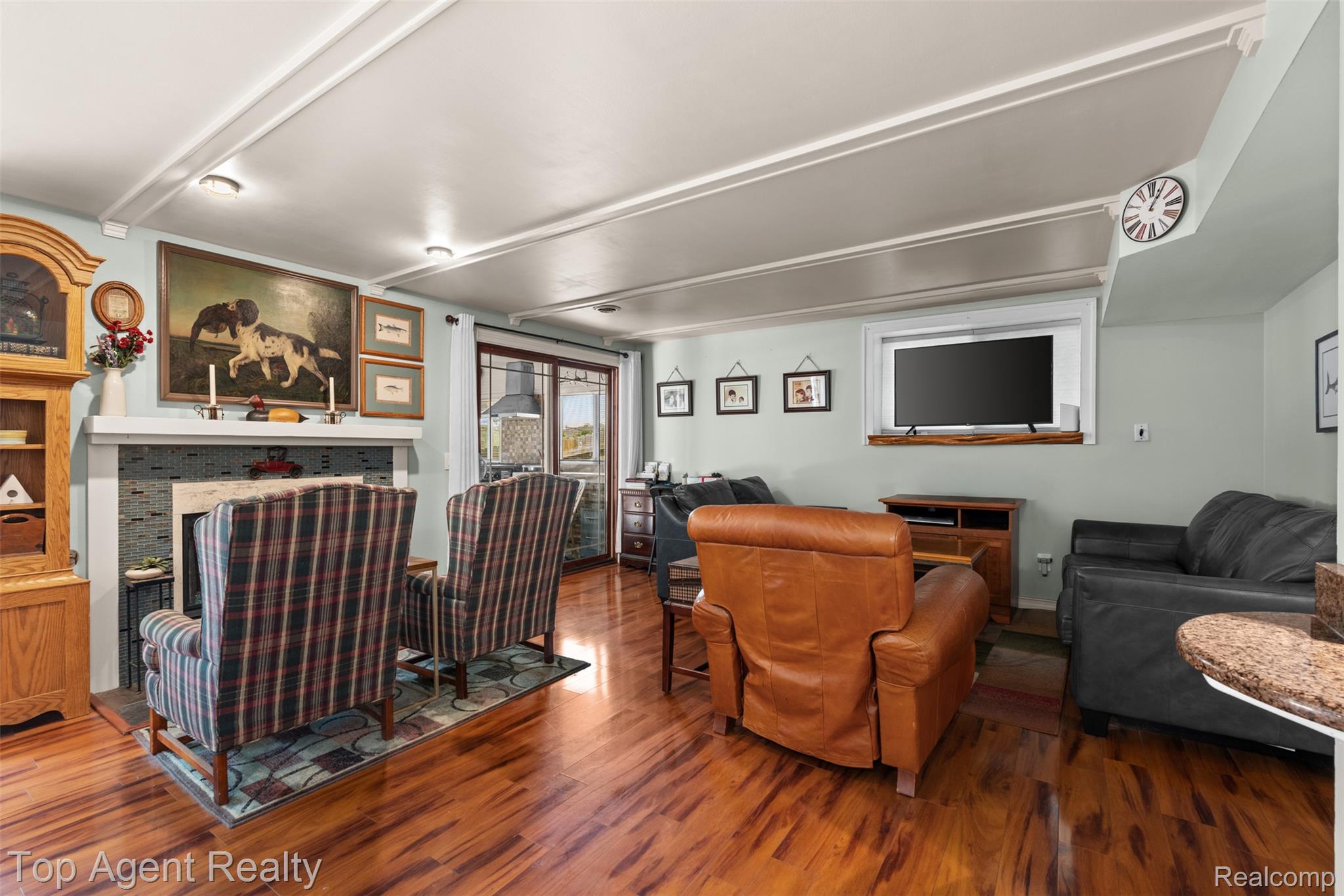 312 Beach Drive Property Photo 9