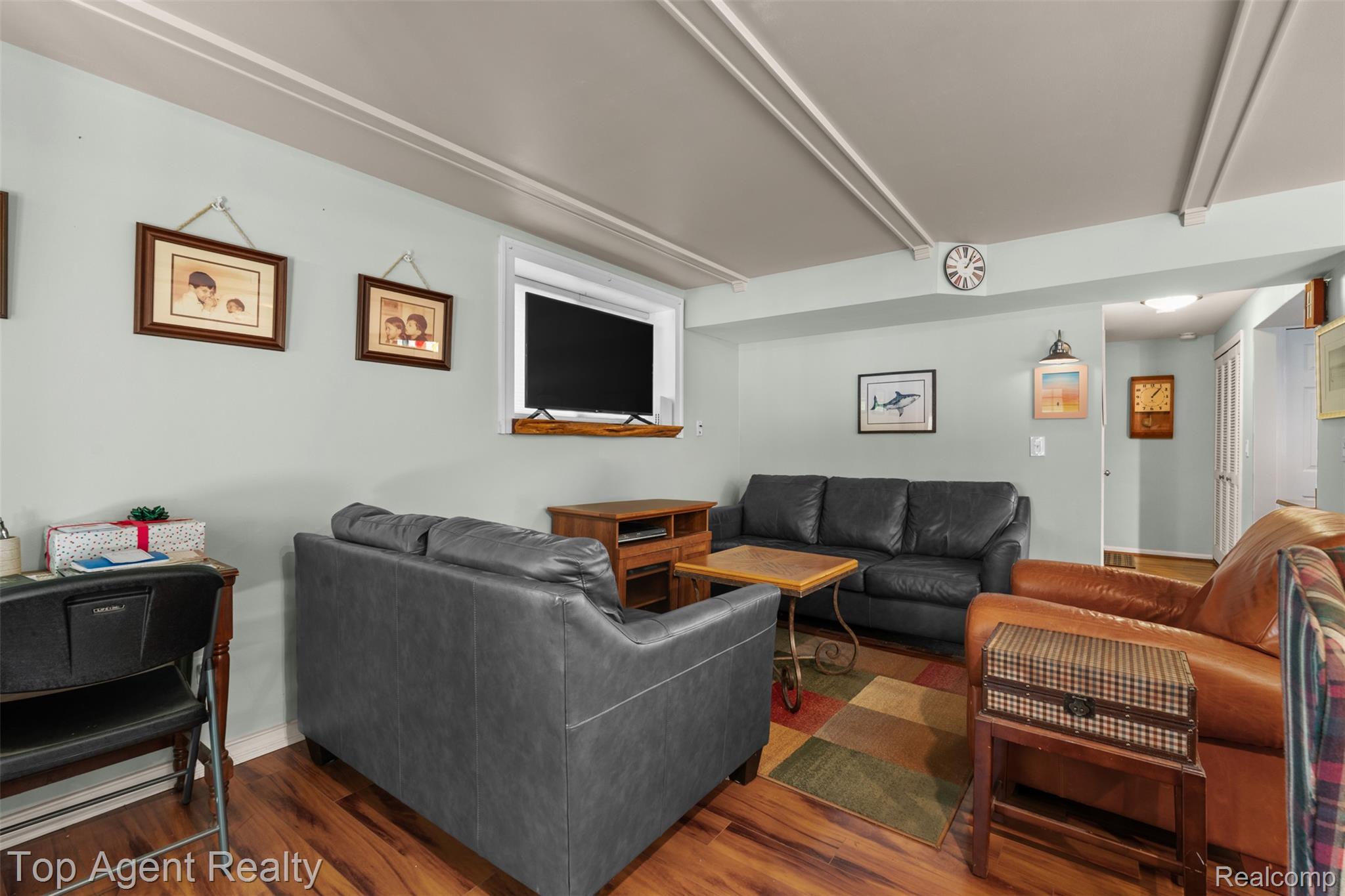 312 Beach Drive Property Photo 11
