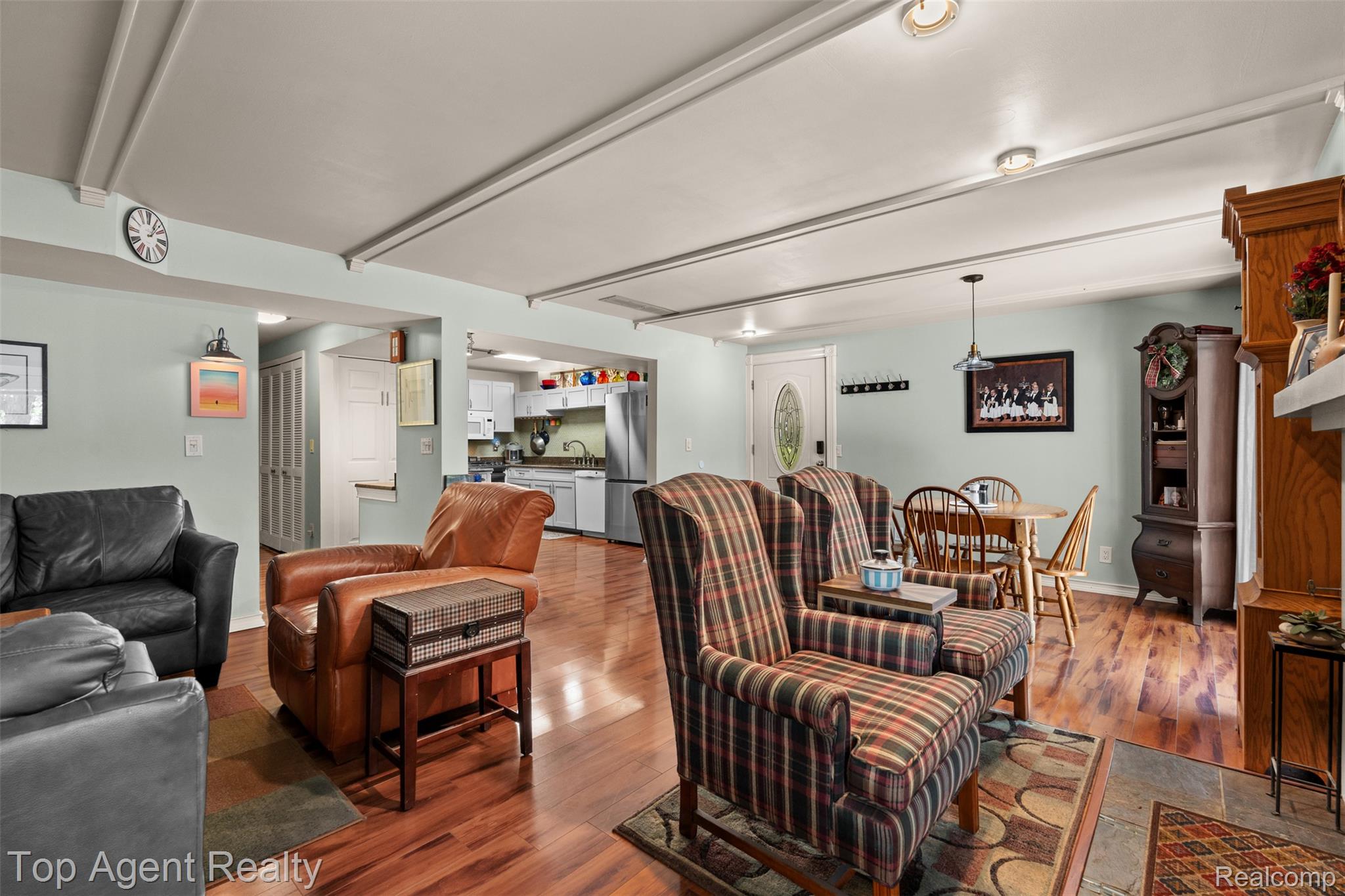 312 Beach Drive Property Photo 13