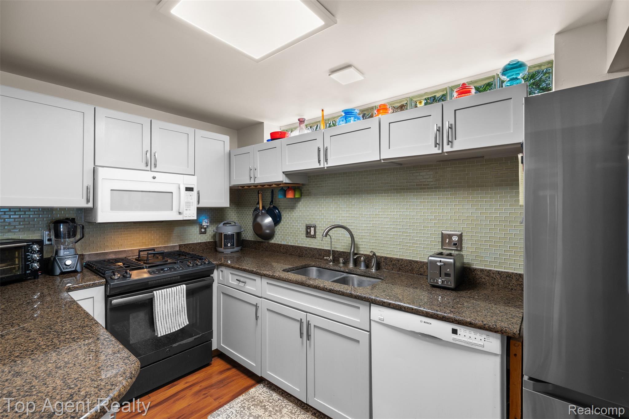 312 Beach Drive Property Photo 19