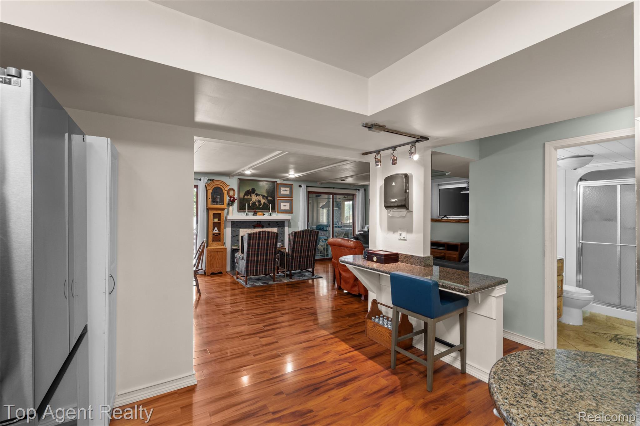 312 Beach Drive Property Photo 20