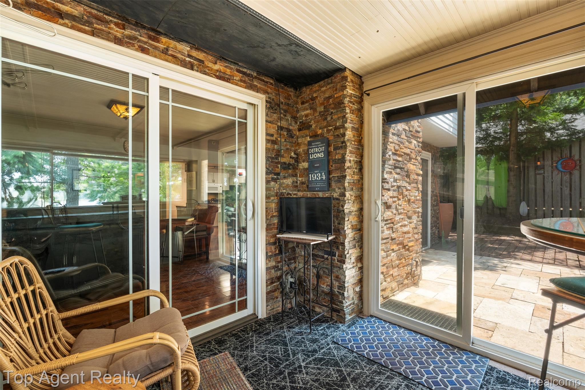 312 Beach Drive Property Photo 23