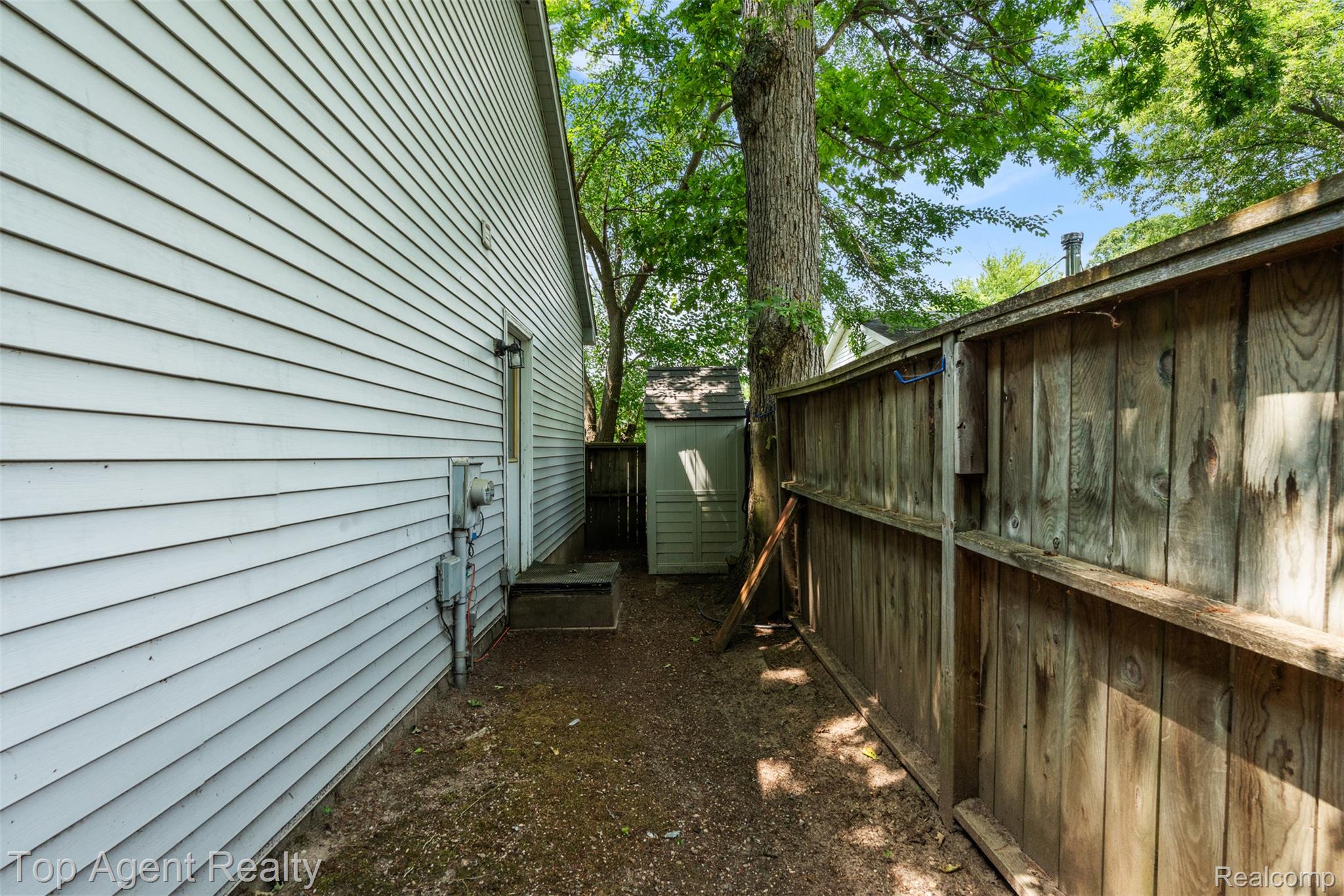312 Beach Drive Property Photo 40